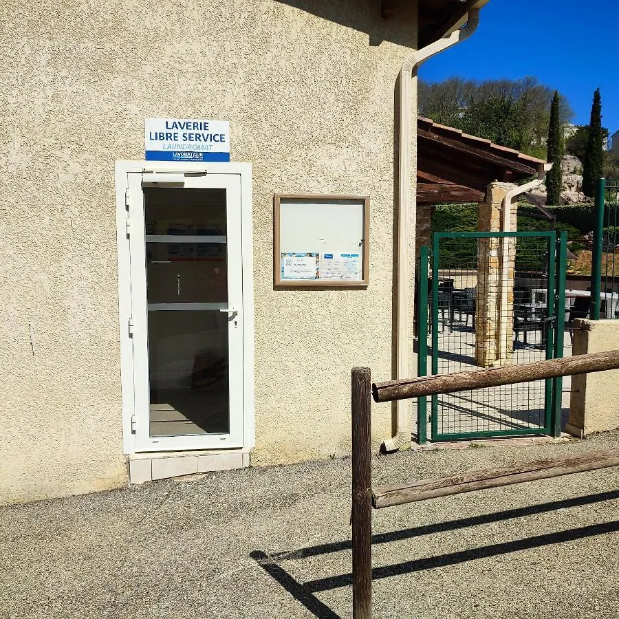 Maison Charmante A Salavas Avec Piscine Et Jardin 0*,