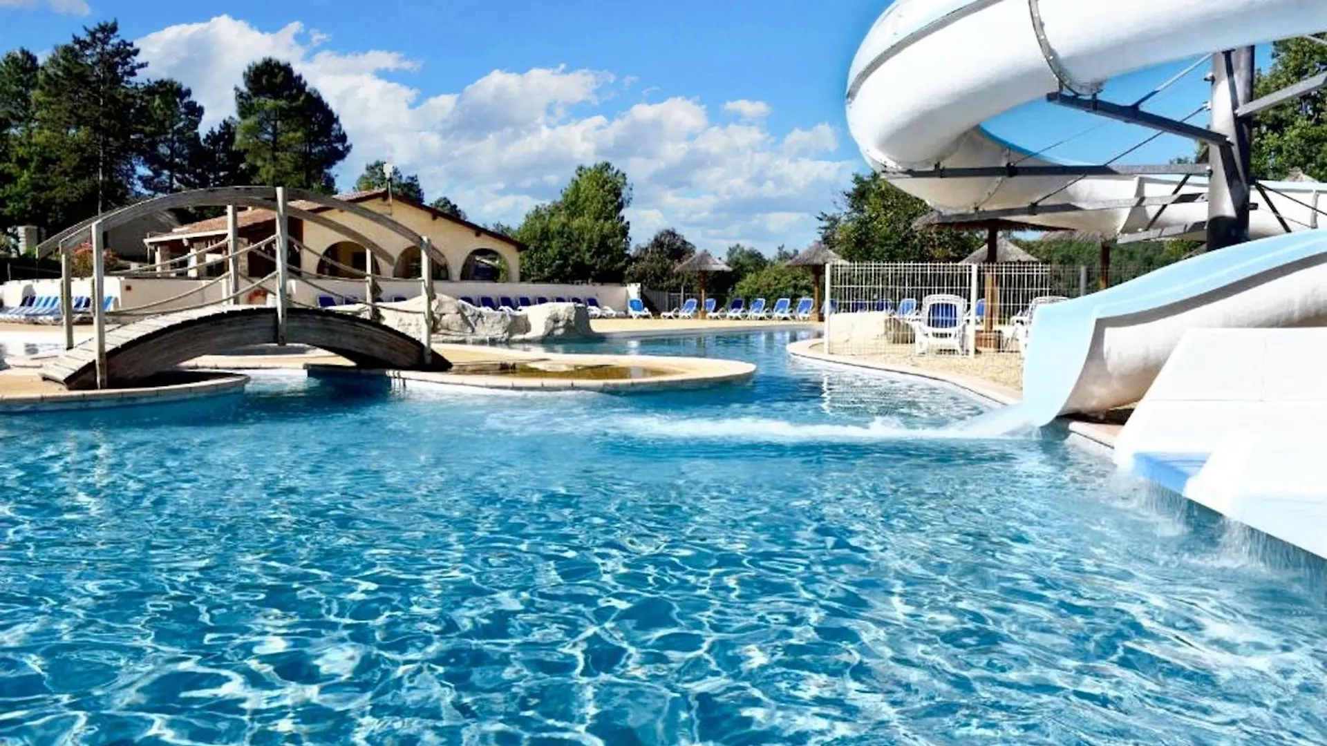 Maison Charmante A Salavas Avec Piscine Et Jardin