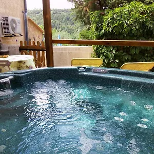  Hébergement de vacances Les Lauriers Roses